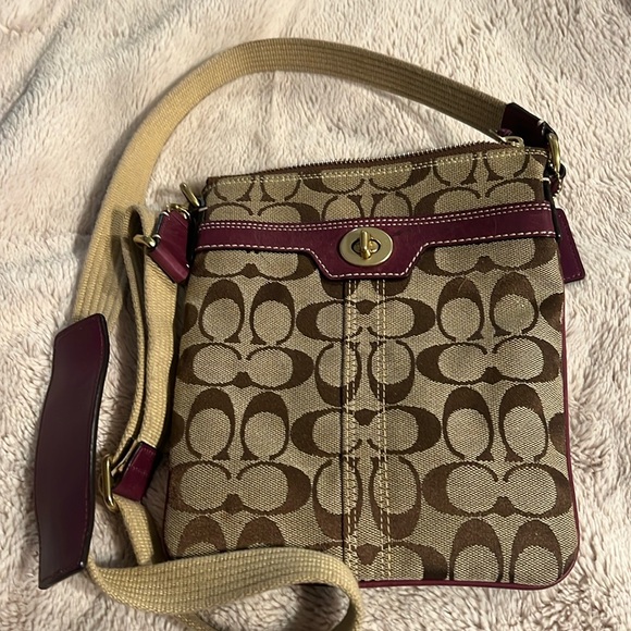 Coach crossbody bag. Like new. No marks. - Picture 1 of 3